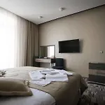 12th Floor Apartmanhotel 4*