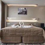 12th Floor Apartmanhotel Odessza