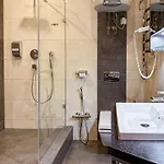 12th Floor Aparthotel 4*