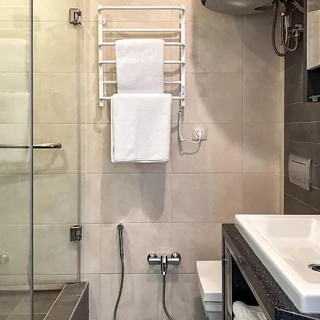 12th Floor 4* Odessa