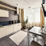 12th Floor Lejlighedshotel 4*