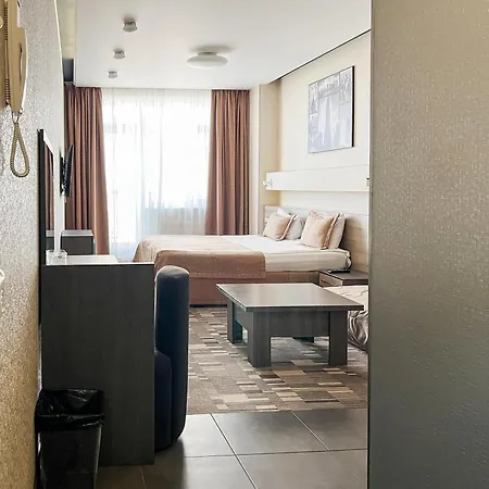 12th Floor 4*