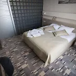 12th Floor 4*