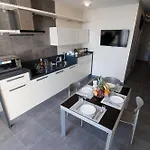12th Floor Apartmanhotel 4*