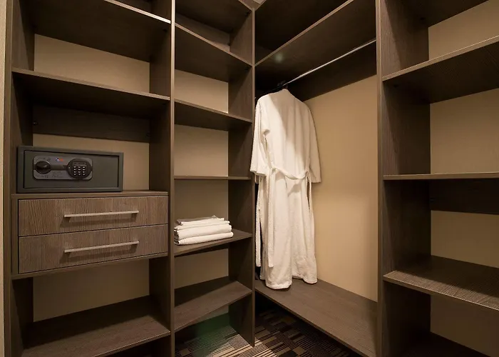 12th Floor 4* Odessa